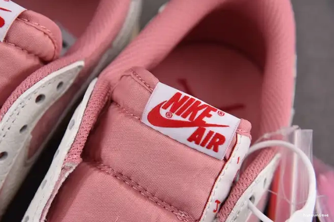 HYPE AJ Scott x DM7866-600 Low Travis 1 SP OG 0527